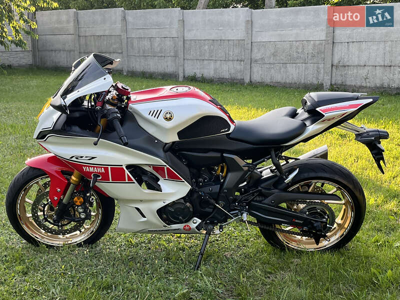 Спортбайк Yamaha R7 2023 в Дніпрі