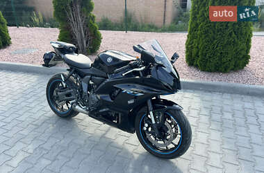 Спортбайк Yamaha R7 2022 в 