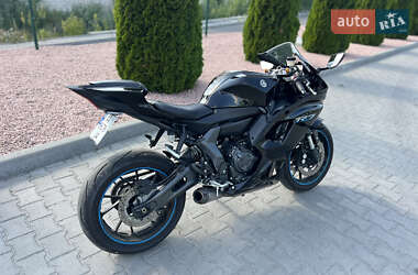 Спортбайк Yamaha R7 2022 в 