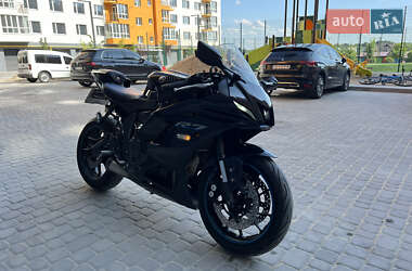 Спортбайк Yamaha R7 2022 в 