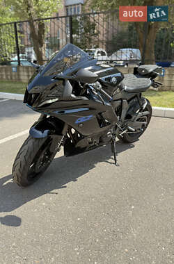 Спортбайк Yamaha R7 2022 в 