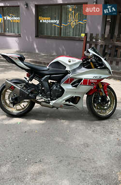 Спортбайк Yamaha R7 2024 в 
