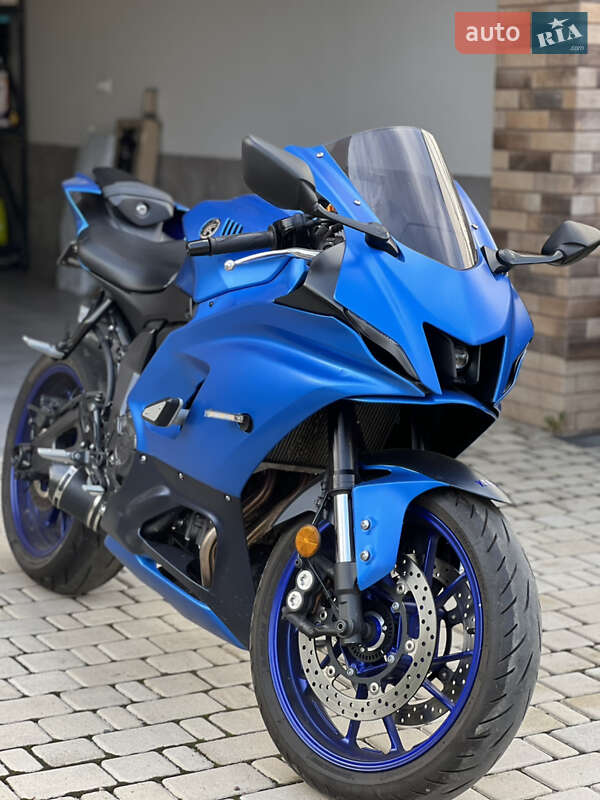 Спортбайк Yamaha R7 2022 в 