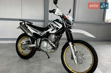 Мотоцикл Внедорожный (Enduro) Yamaha Serow 250 2017 в 
