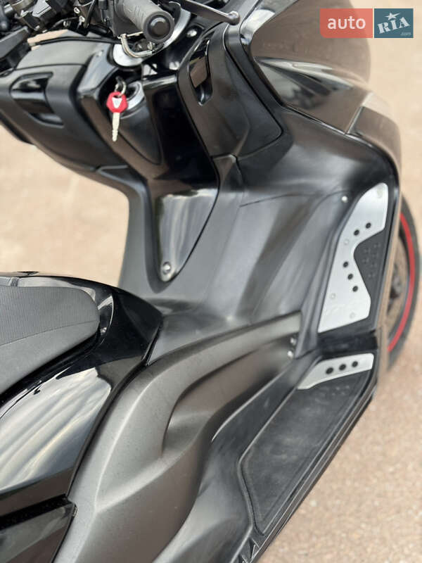 Макси-скутер Yamaha T-Max 500 2008 в Сновске