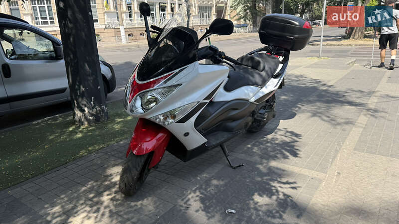 Yamaha T-Max 500 2011