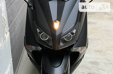 Макси-скутер Yamaha T-MAX 2016 в 