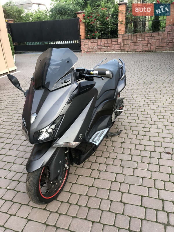 Yamaha T-MAX 2013