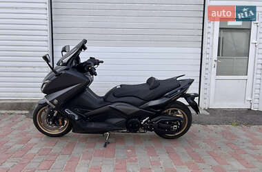 Макси-скутер Yamaha T-MAX 2016 в 