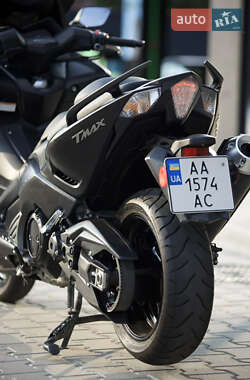 Макси-скутер Yamaha T-MAX 2015 в 
