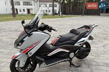 Макси-скутер Yamaha T-MAX 2014 в 