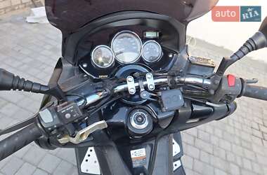 Грузовые мотороллеры, мотоциклы, скутеры, мопеды Yamaha T-MAX 2010 в 