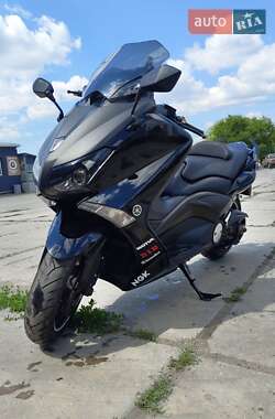 Макси-скутер Yamaha T-MAX 2014 в 