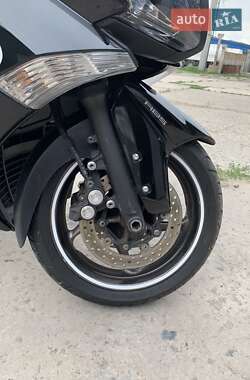 Макси-скутер Yamaha T-MAX 2014 в 