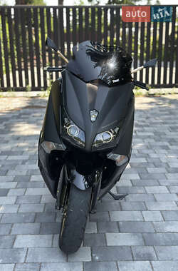 Макси-скутер Yamaha T-MAX 2013 в 