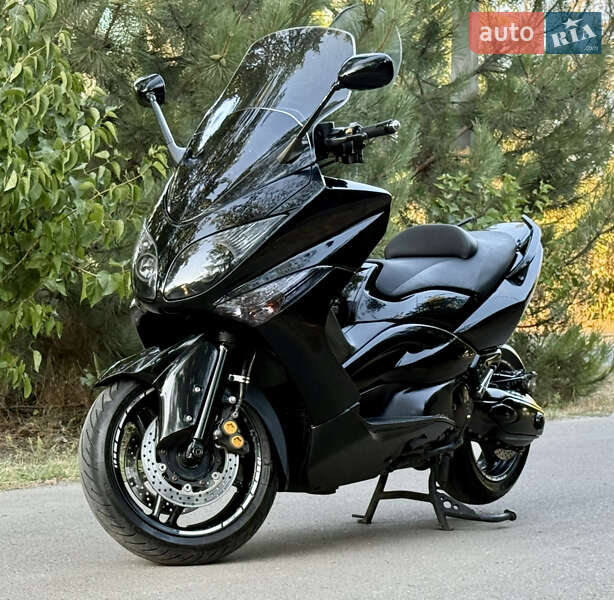 Макси-скутер Yamaha T-MAX 2011 в 