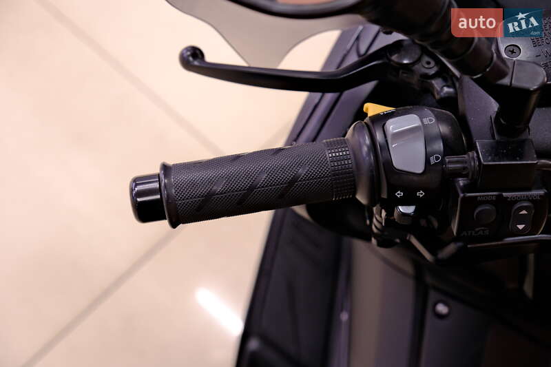 Максі-скутер Yamaha T-MAX 2013 в Одесі фото 19 Максі-скутер Yamaha T-MAX 2013 в Одесі