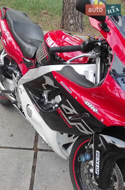 Спортбайк Yamaha Thunder 2000 в 