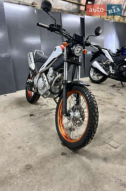 Мотоцикл Кросс Yamaha Tricker 2014 в Житомирі