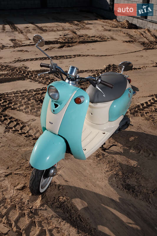 Вантажні моторолери, мотоцикли, скутери, мопеди Yamaha Vino 1997 в Рівному
