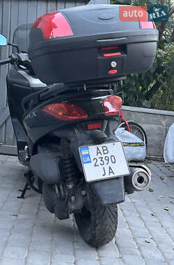 Макси-скутер Yamaha X-Max 250 2013 в 