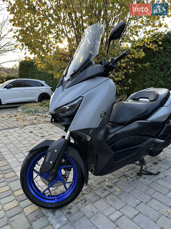 Макси-скутер Yamaha X-Max 300 2021 в 