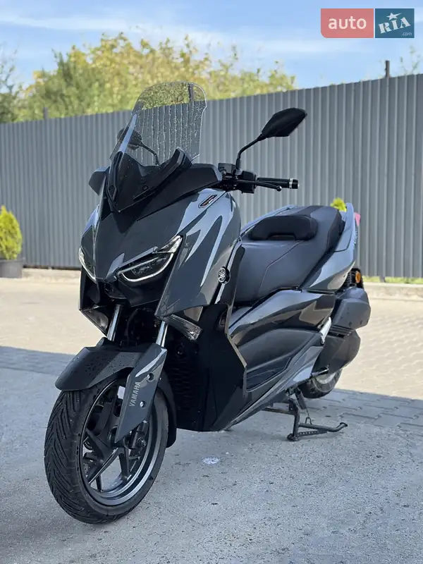 Yamaha X-Max 300 2022