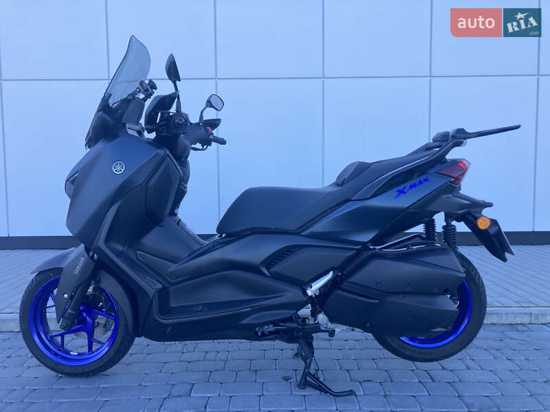 Yamaha X-Max 300 2024