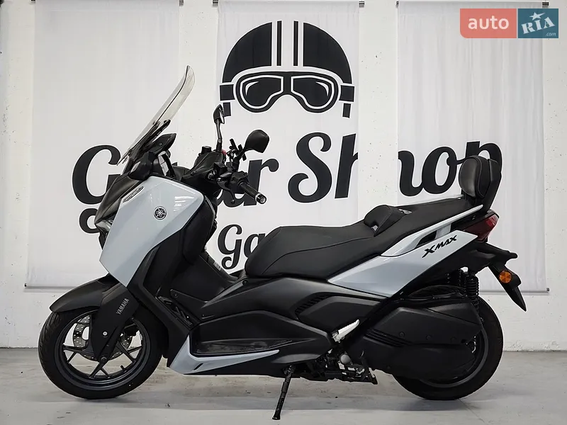 Yamaha X-Max 300 2025