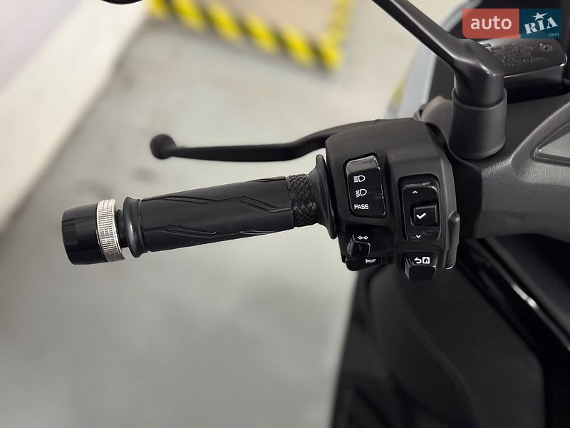 Макси-скутер Yamaha X-Max 2025 в Киеве
