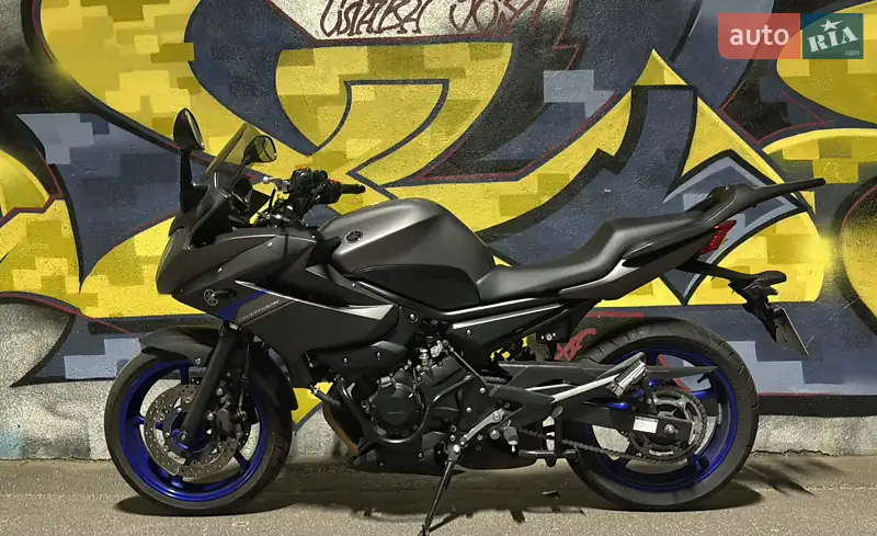 Мотоцикл Спорт-туризм Yamaha XJ6 Diversion 2013 в 