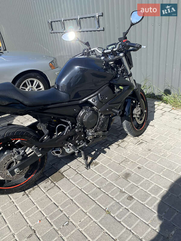 Спортбайк Yamaha XJ6 2010 в Николаеве