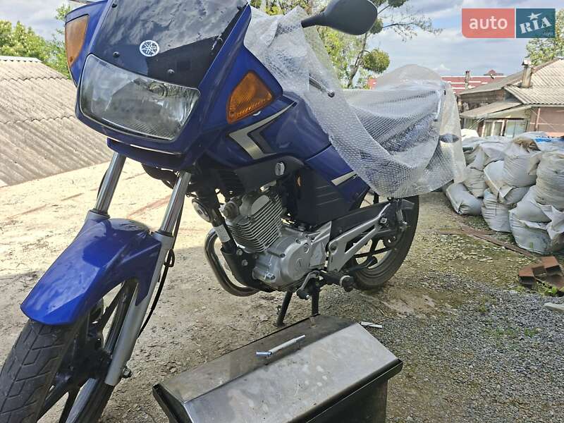 Мотоцикл Классік Yamaha YBR125 2012 в 
