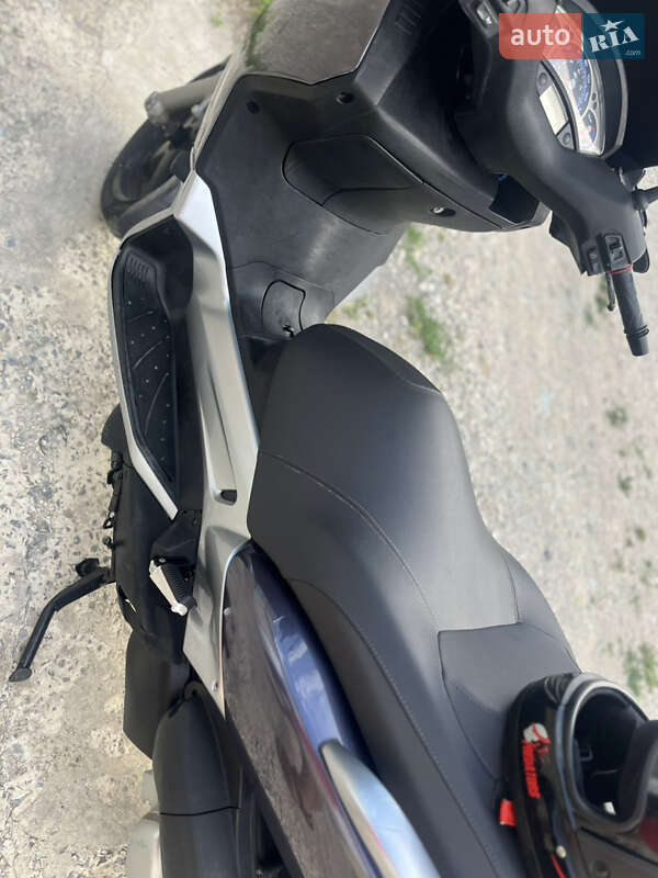 Макси-скутер Yamaha YP 2006 в Каменец-Подольском