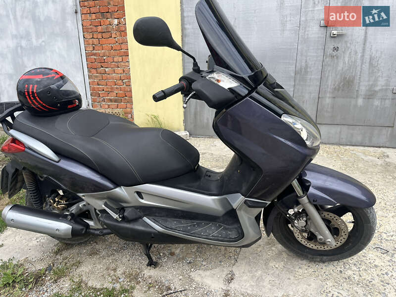 Макси-скутер Yamaha YP 2006 в Каменец-Подольском