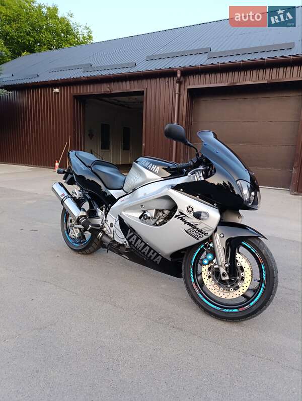 Спортбайк Yamaha YZF 1000R 2002 в Баре