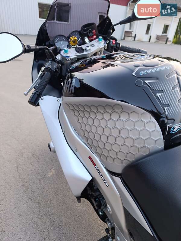 Спортбайк Yamaha YZF 1000R 2002 в Баре