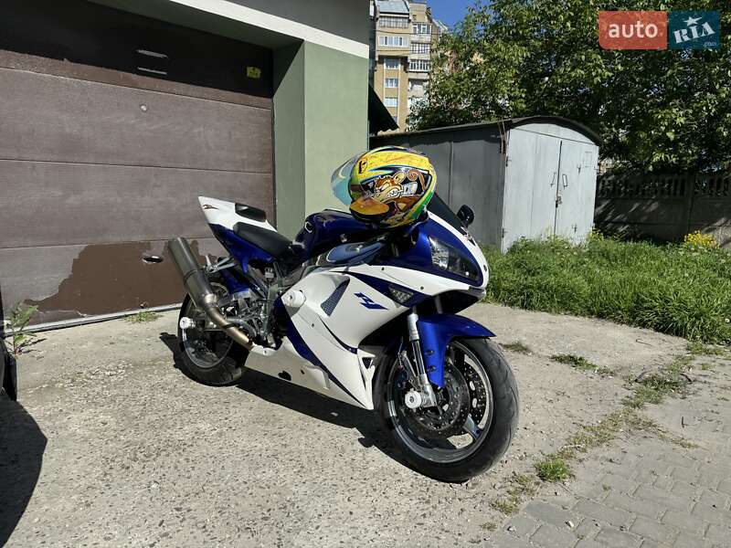 Спортбайк Yamaha YZF R1 1998 в 