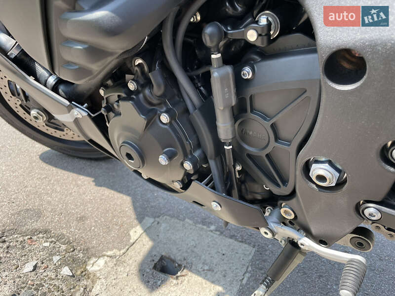 Спортбайк Yamaha YZF R1 2023 в Киеве фото 13 Спортбайк Yamaha YZF R1 2023 в Киеве