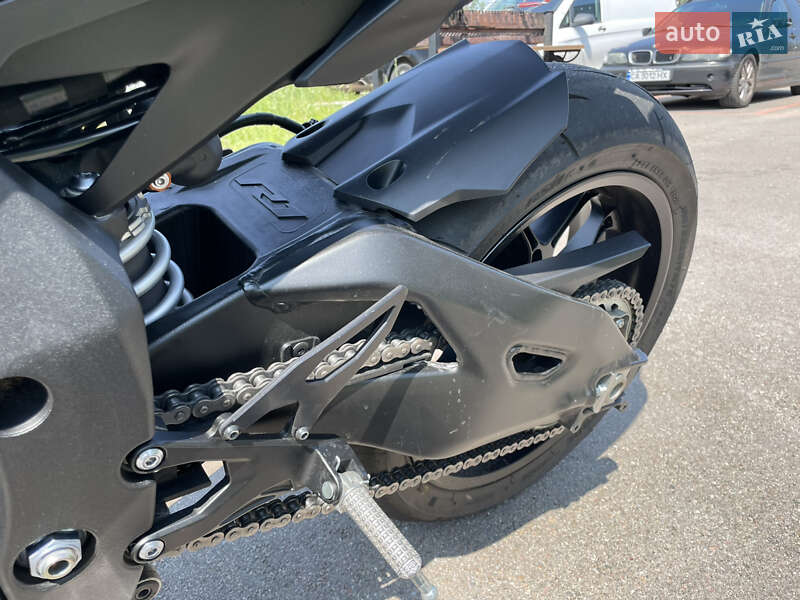 Спортбайк Yamaha YZF R1 2023 в Киеве фото 14 Спортбайк Yamaha YZF R1 2023 в Киеве
