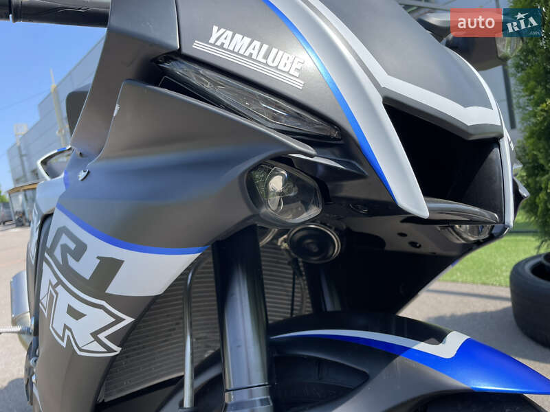 Спортбайк Yamaha YZF R1 2023 в Киеве фото 16 Спортбайк Yamaha YZF R1 2023 в Киеве