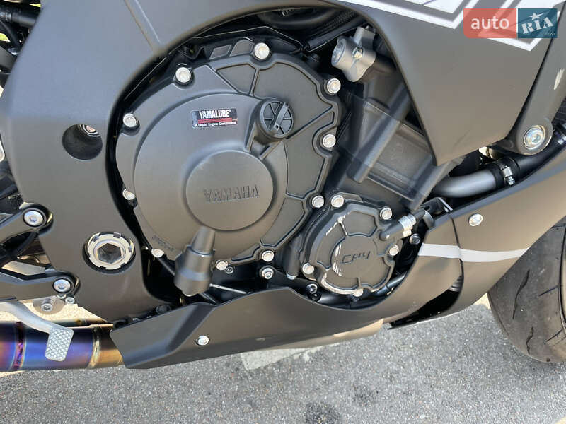 Спортбайк Yamaha YZF R1 2023 в Киеве фото 17 Спортбайк Yamaha YZF R1 2023 в Киеве