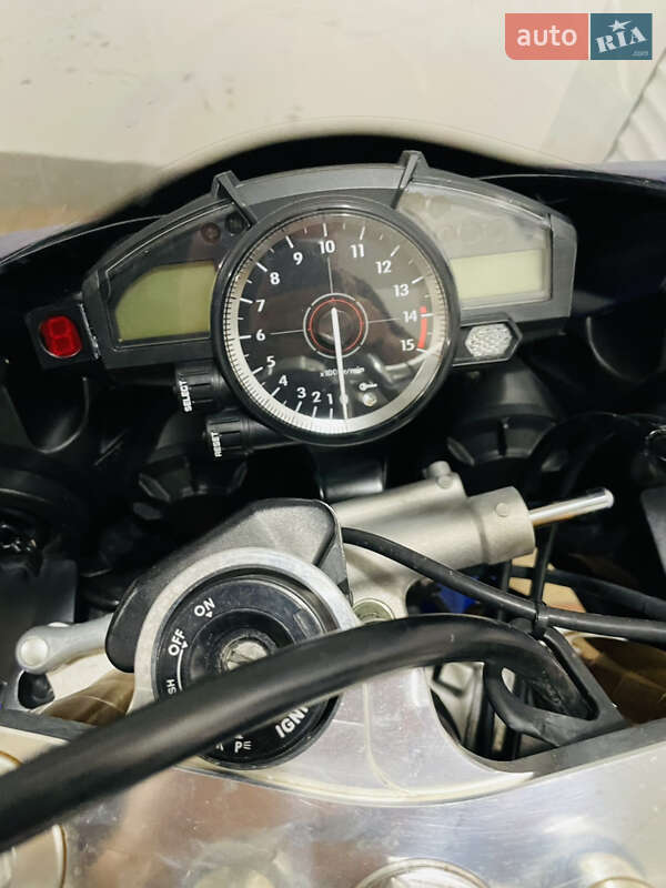 Спортбайк Yamaha YZF R1 2008 в Киеве