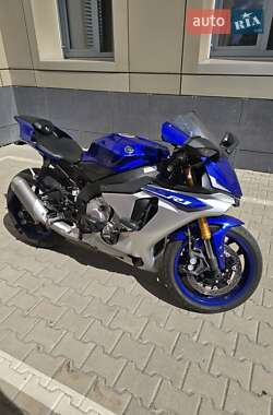 Спортбайк Yamaha YZF R1 2015 в Харькове