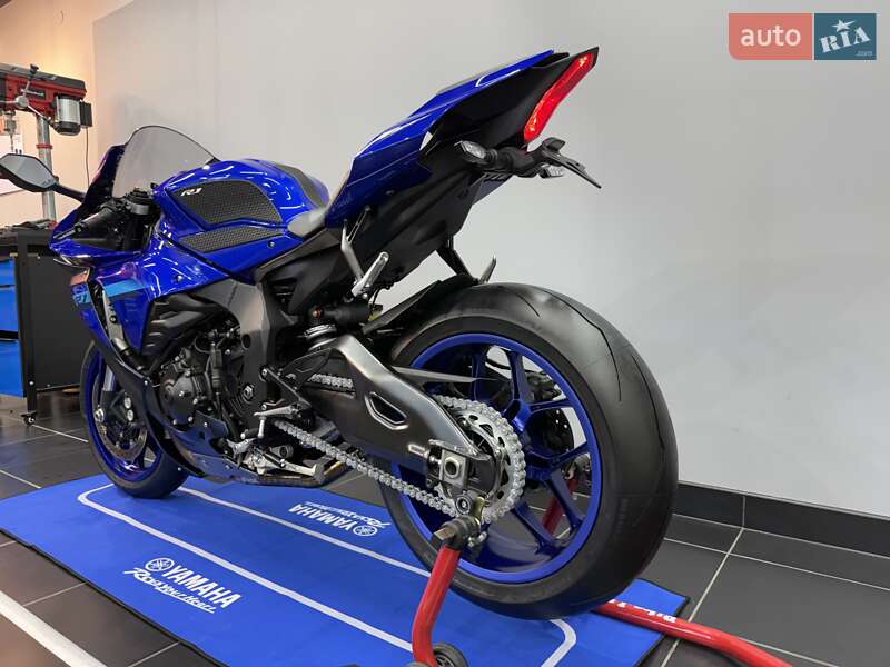 Спортбайк Yamaha YZF R1 2022 в Кропивницком