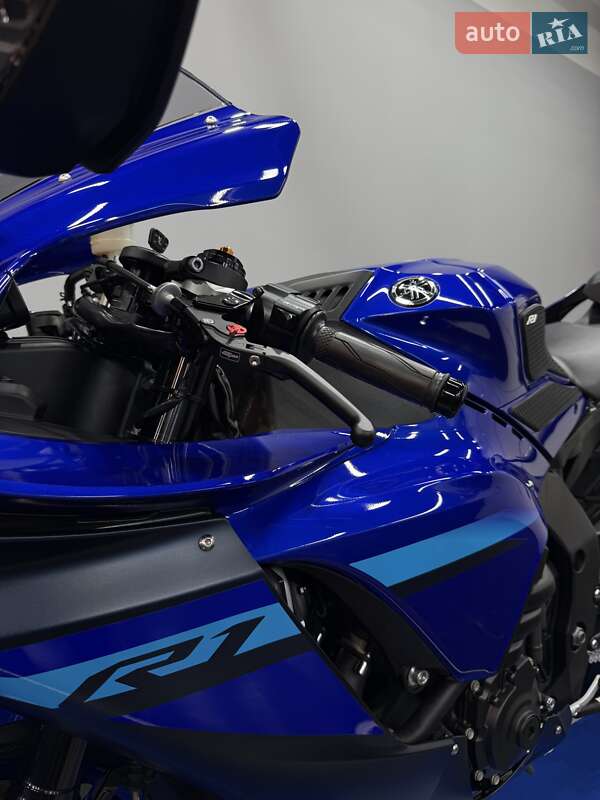 Спортбайк Yamaha YZF R1 2022 в Кропивницком