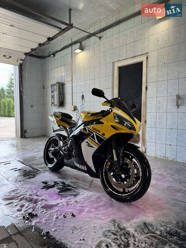 Спортбайк Yamaha YZF R1 2005 в Богодухіву