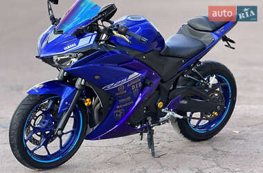 Мотоцикл Без обтекателей (Naked bike) Yamaha YZF-R25 2017 в 