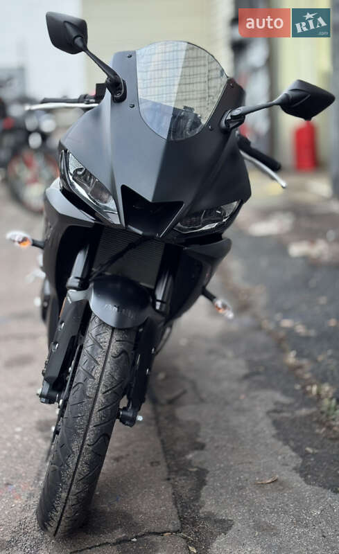 Спортбайк Yamaha YZF-R25 2021 в Киеве