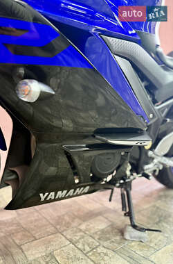 Мотоцикл Спорт-туризм Yamaha YZF-R3 2019 в 
